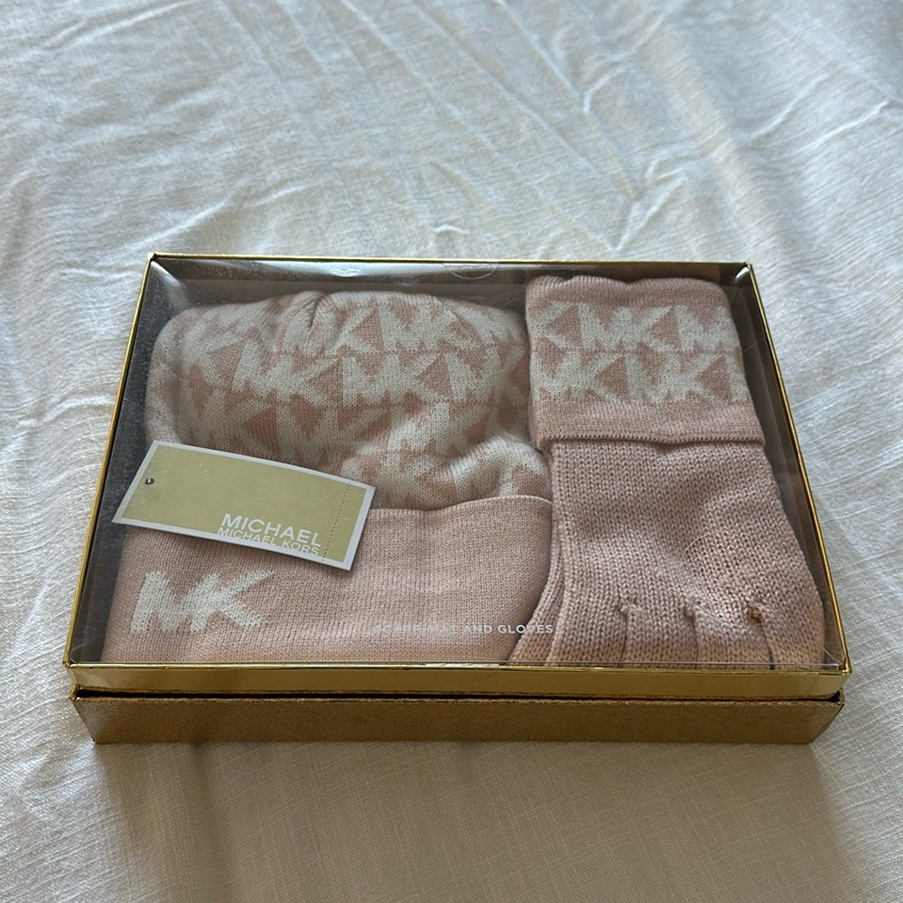MK Hat & Glove set